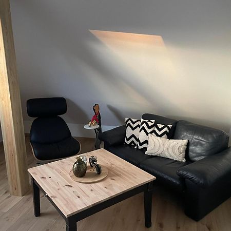 Moderne Ferienwohnung In Gelsenkirchen-Schalke Fuer 1 Bis 7 Personen Mit Terrasse, Ideal Fuer Gruppen & Stadionbesuche Exterior foto