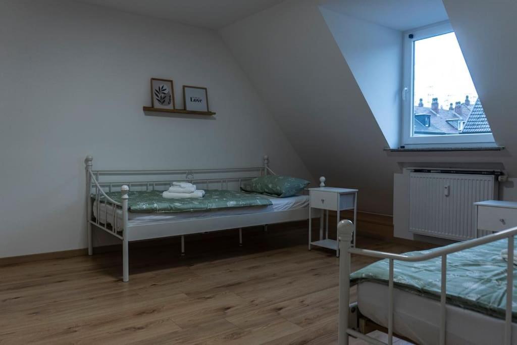 Moderne Ferienwohnung In Gelsenkirchen-Schalke Fuer 1 Bis 7 Personen Mit Terrasse, Ideal Fuer Gruppen & Stadionbesuche Exterior foto